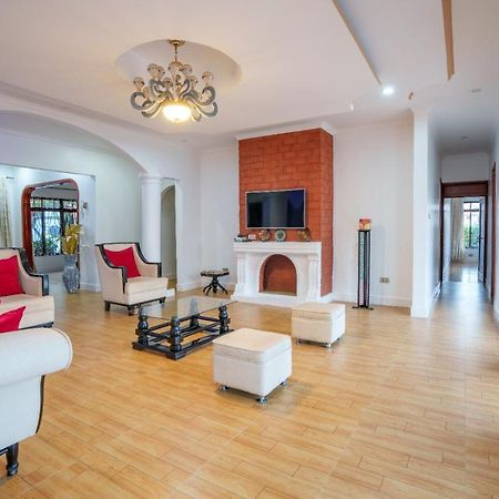 מושי Sprunger Avenue - Tulia Homes מראה חיצוני תמונה